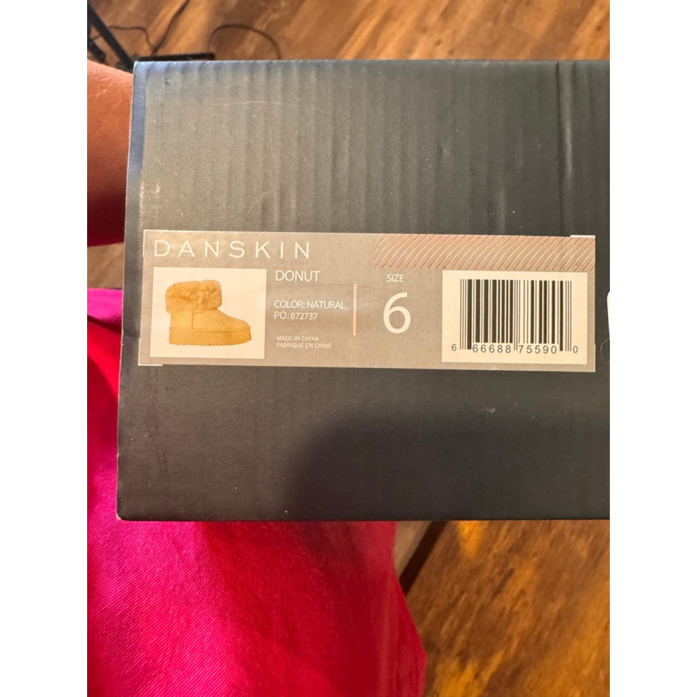 Women's Danskin Natural Fur Lined Winter Boots US 6 - Picture 6 of 6